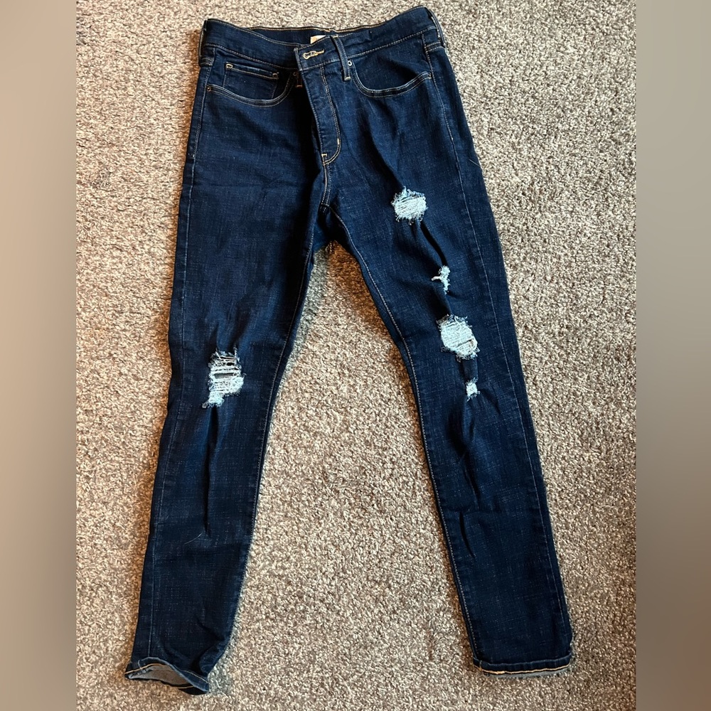 Women’s Levi shaping skinny 311 jean